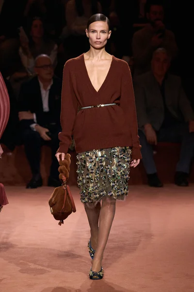 Look 27